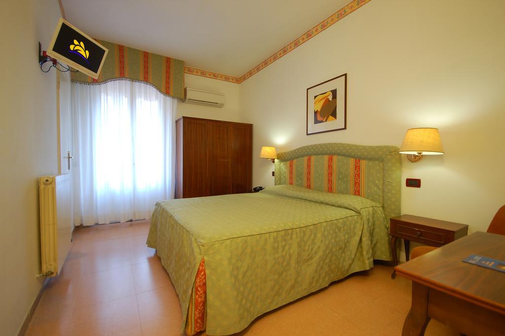 Hotel Ely Viareggio Bilik gambar